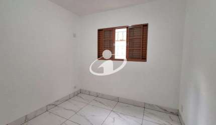 Apartamento com 3 quartos para alugar no Alto Umuarama, Uberlândia  por R$ 1.900