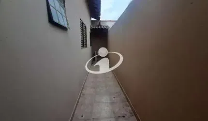 Casa com 2 quartos para alugar no Fundinho, Uberlândia  por R$ 1.100