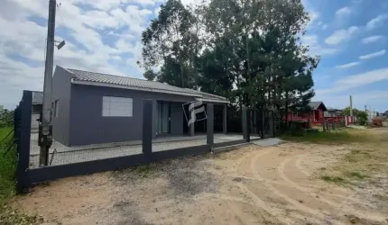 Casa com 3 quartos para alugar na Bela Torres, Passo de Torres  por R$ 400