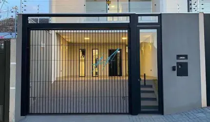 Sobrado à venda em Maringá, Jardim Itália II, com 3 quartos, com 230 m²