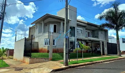Sobrado à venda em Maringá, Jardim Oriental, com 3 quartos, com 263 m²