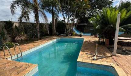 Chácara com casa sede, piscina e pista de skate - Bairro: Campestrre