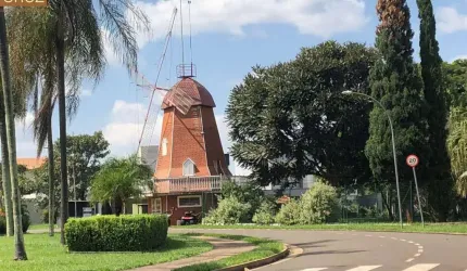 Terreno Plano, com excelente localização, num residencial muito charmoso. Bairro: Conceição