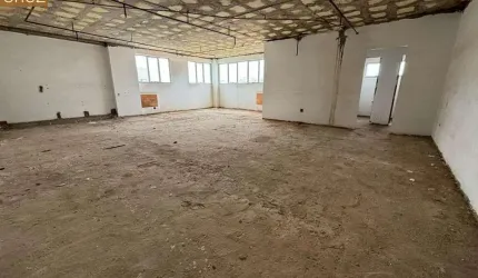 Sala Comercial em edifício com micro empreendedores e consultórios médicos. Bairro: Vila Monteiro