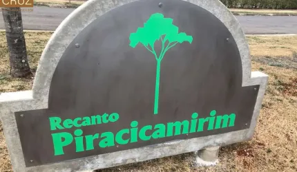 Terreno plano em residencial fechado, com estrutura de lazer no bairro Piracicamirim
