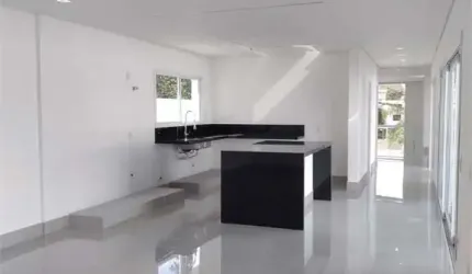 Condomínio com 4 quartos à venda em Marambaia - SP