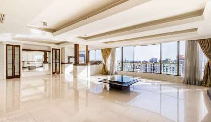 Apartamento com 3 quartos à venda na Rua Pedro Weingartner, 205, Rio Branco, Porto Alegre por R$ 2.380.000