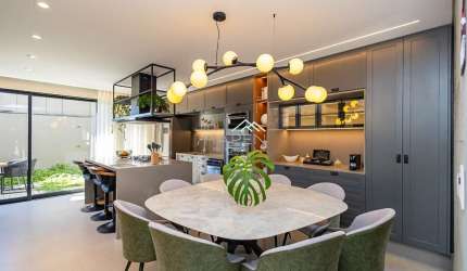 Casa em condomínio fechado com 3 quartos à venda na Rua João Carlos de Souza Castro, --, Guabirotuba, Curitiba por R$ 1.850.000