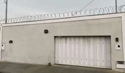 Casa à venda, 3 quartos, 1 suíte, 2 vagas, Jardim Elza Amuí I - Uberaba/MG