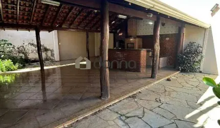 Casa à venda, 3 quartos, 2 suítes, 4 vagas, Jardim São Bento - Uberaba/MG