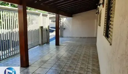 Imperdível oportunidade: Casa à venda em São José do Rio Preto-SP, Jardim Conceição! 4 quartos, 1 suíte, 3 salas, 3 banheiros, 3 vagas de garagem, 225,00 m² de área.