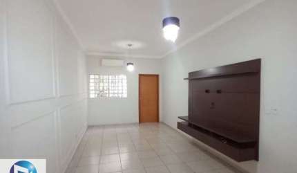 Casa para locação em São José do Rio Preto-SP, bairro Mançor Daud: 3 quartos, 1 suíte, 1 sala, 5 banheiros, 4 vagas, 200 m²!