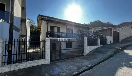 Casa com 4 quartos à venda no Fortaleza, Blumenau , 194 m2 por R$ 680.000