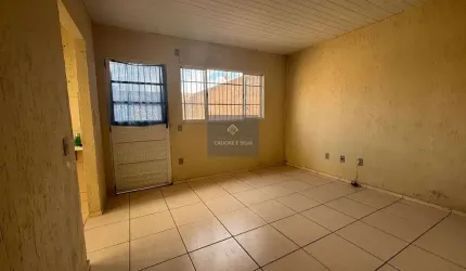 Casa à venda no Bairro Pequis com 2/4 e garagem para 3 carros