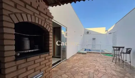 Casa à venda no Jardim Holanda com 3/4 sendo 01 suíte c/ banheira hidro e closet