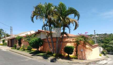 Casa à venda no bairro Jardim do Lago - Atibaia/SP