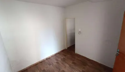 Casa com 2 dormitórios para alugar, 48 m² por R$ 855,36/mês - Leblon - Uberaba/MG