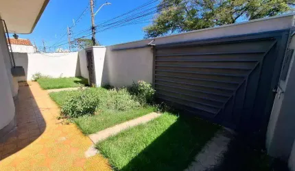 Casa com 3 dormitórios, 247 m² - venda por R$ 850.000,00 ou aluguel por R$ 3.642,20/mês - Santa Marta - Uberaba/MG