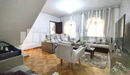 Sobrado no Jardim Brasil, 3 dormitórios  (1 no térreo) 3 banheiros, 2 vagas, churrasqueira