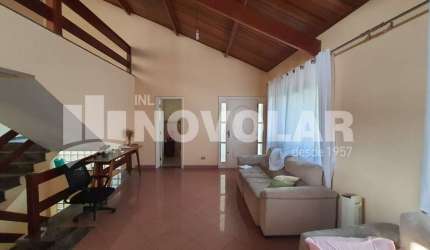 Casa Térrea com 3 Dormitorios (2 Suíte) e 3 Vagas