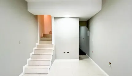 Casa à Venda em Condominio Fechado em Jandira de 2 dormitorios por R$ 350.000,00