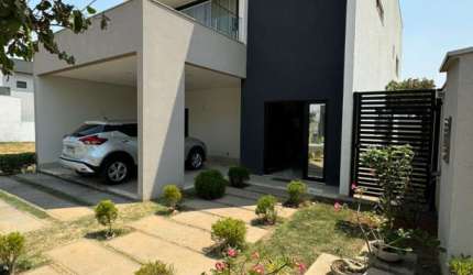 Casa de alto padrão semi mobiliada no Condomínio Primor das Torres dis