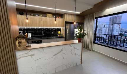 VIVA EM UM DOS MELHORES ENDEREÇOS DA CIDADE EM UM AP DE 2 SUITES MOBILIADO E DECORADO