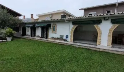 Linda casa a venda no Balneário Florida em Praia Grande a 250 metros da praia