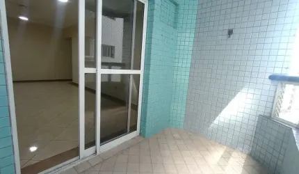 Apartamento para venda possui 74 metros quadrados com 2 quartos em Guilhermina - Praia Grande - SP