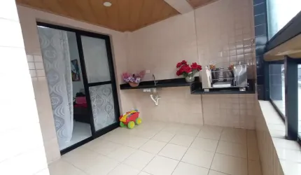 Apartamento amplo de 2 Dormitórios e Suíte, no bairro da Guilhermina em Praia Grande