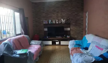 Imperdível! Casa à venda em Praia Grande-SP, 2 quartos, 1 sala, 1 banheiro, 200m² na Aviação. Aproveite!