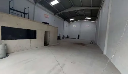 Galpão Comercial de 350m² na Melhor Localização de Praia Grande-SP, Bairro tude-  Locação