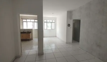 Apartamento à venda em Praia Grande-SP, bairro Guilhermina, 2 quartos, 1 sala, 1 banheiro, 1 vaga de garagem.