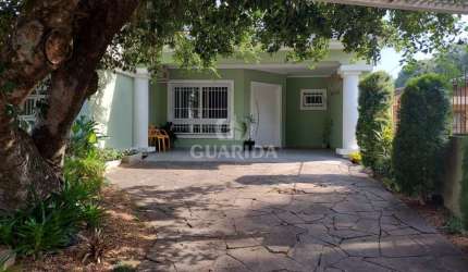 Casa com 3 quartos à venda na Rua Conselheiro Xavier da Costa, 1977, Ipanema, Porto Alegre por R$ 921.000