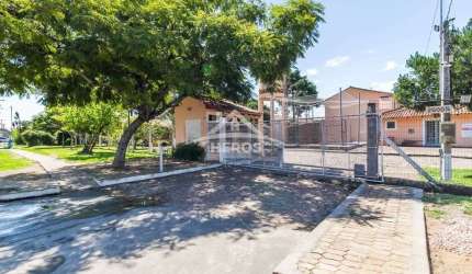 Casa em condomínio fechado com 2 quartos à venda na Avenida Edgar Pires de Castro, 2600, Hípica, Porto Alegre por R$ 200.000