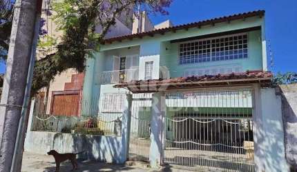 Casa com 3 quartos à venda na Avenida São Sebastião, 407, Nonoai, Porto Alegre por R$ 500.000