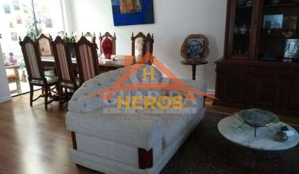 Casa com 3 quartos à venda na Rua Criciúma, 258, Guarujá, Porto Alegre por R$ 650.000