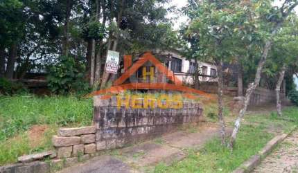 Terreno à venda na Avenida Leonardo Carlucci, 260, Espírito Santo, Porto Alegre por R$ 212.000