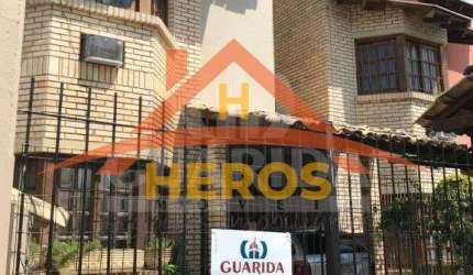 Casa com 3 quartos à venda na Rua Criciúma, 357, Guarujá, Porto Alegre por R$ 512.000
