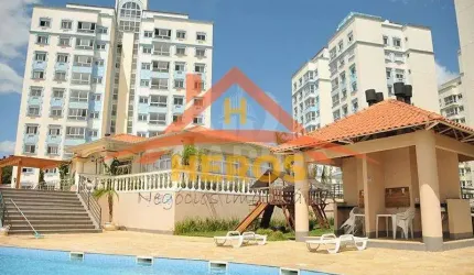 Apartamento com 3 quartos à venda na Avenida da Cavalhada, 4530, Cavalhada, Porto Alegre por R$ 380.000