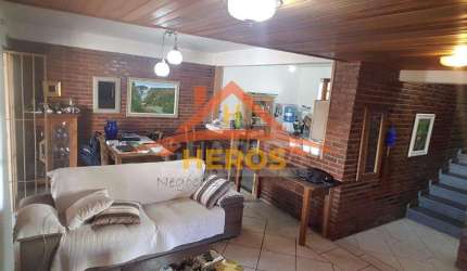 Casa com 3 quartos à venda na Rua Professor Antônio José Remião, 380, Espírito Santo, Porto Alegre por R$ 698.000