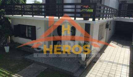 Casa com 4 quartos à venda na Rua Santa Flora, 1159, Nonoai, Porto Alegre por R$ 860.000