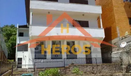 Casa em condomínio fechado com 4 quartos à venda na Praça São Caetano, 84, Teresópolis, Porto Alegre por R$ 1.490.000