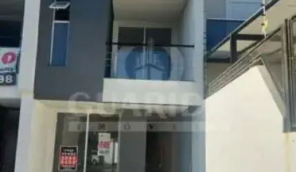 Casa com 3 quartos à venda na Rua Heitor Kramer, 684, Guarujá, Porto Alegre por R$ 535.000