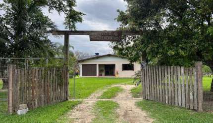 Sítio de 1,5 Hectares com Casa Completa e  Infraestrutura de Lazer!