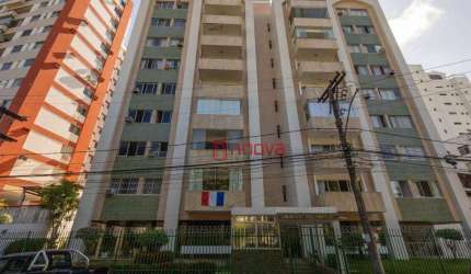 Apartamento Três Quartos para Venda no Caminho das Árvores, frente de rua, vista livre