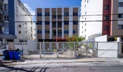 Aluga Apartamento amplo com 2 Quartos, suite, varanda, pátio frente para rua, 83 m² por R$ 1.750/mês - Costa Azul - Salvador/BA