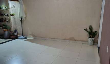 Vende-se excelente casa no Maravilha