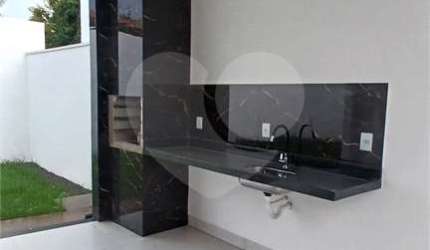 Casa térrea com 3 quartos à venda em Santa Rosa - MT