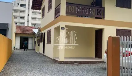 Casa para *temporada** , Meia Praia, Itapema - SC